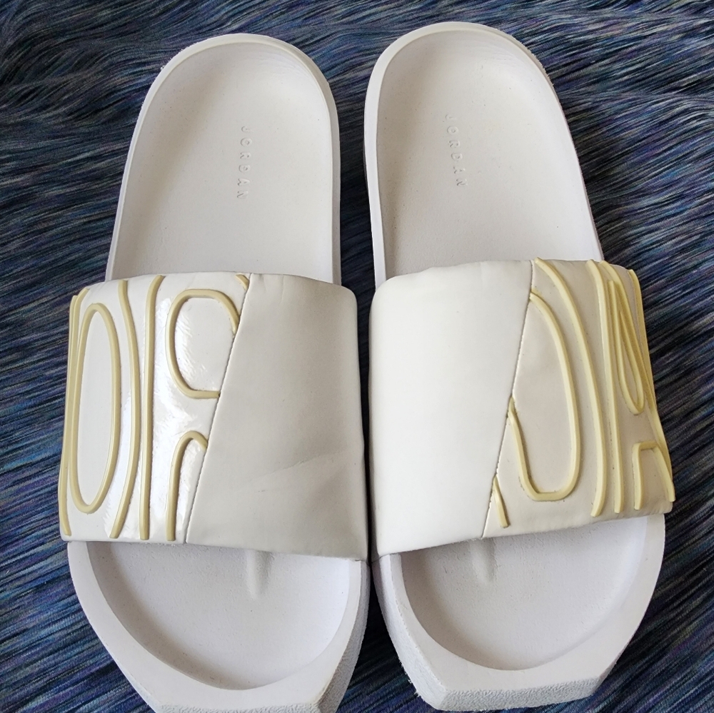 Jordan NOLA slides ~ Women's ~ White